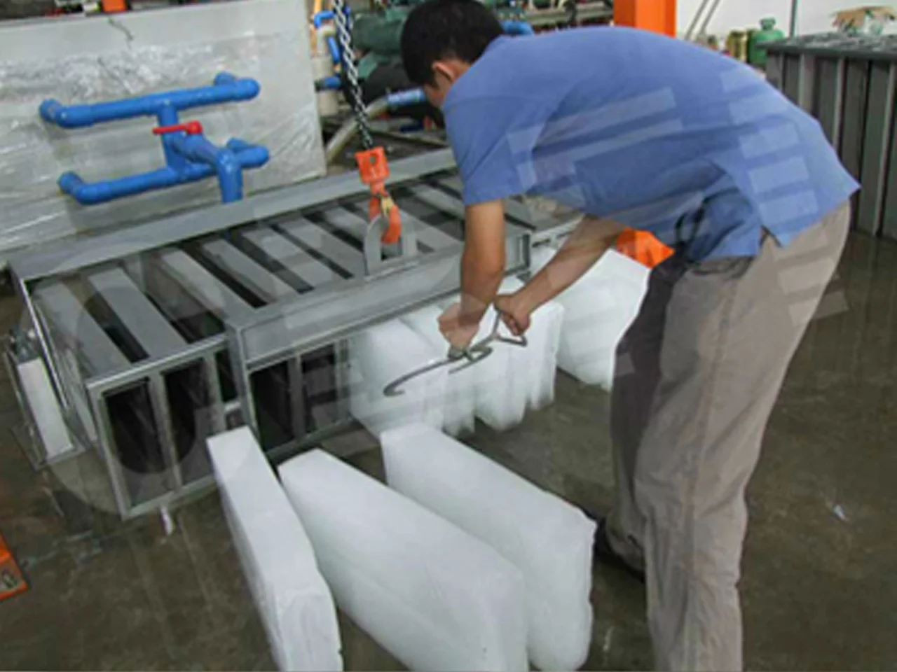 Ammonia block ice plant